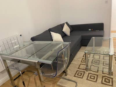 Furnished DBle Room  available in SE18 Greenwich Main Photo