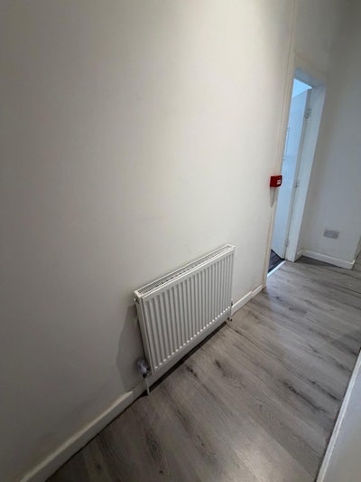 Lovely 1 Bed Studio in the of Leigh Town centre  Main Photo