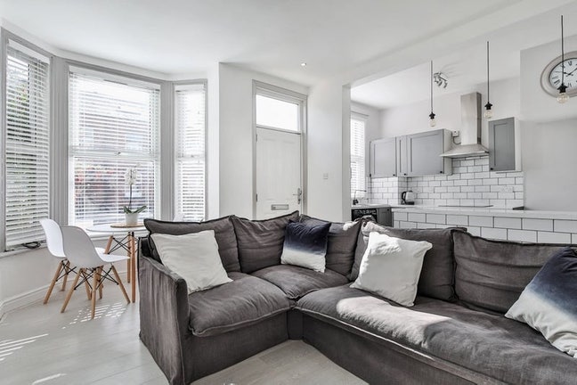 Short term rooms available Headingley  Main Photo