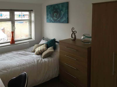 Lovely dbl, Great for Hthrow, Stockley Prk, Hayes Main Photo