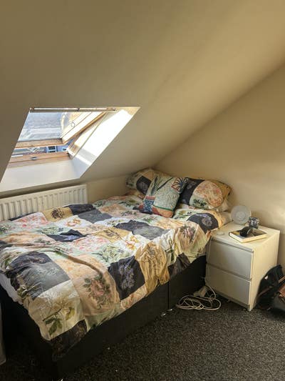 Room available in Heaton  Main Photo
