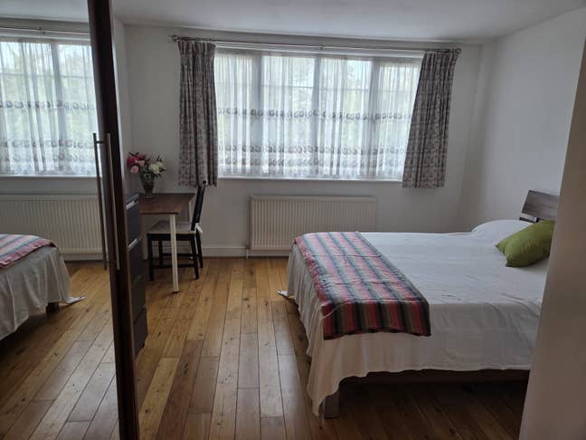 Delightful double room with en suite bathroom Main Photo