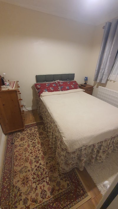 Large double, 5 min walk to Thatcham Town Center Main Photo