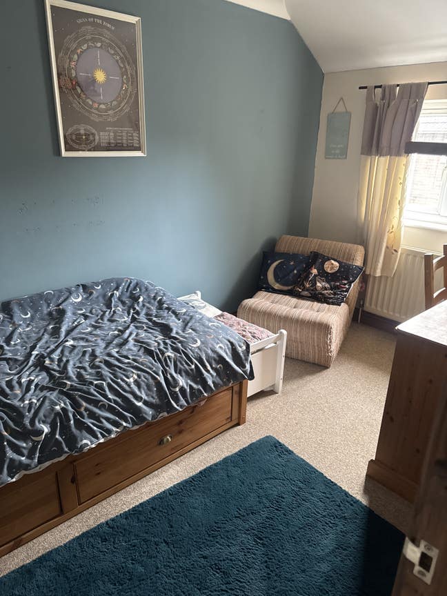 Single room semi detached house with garden  Main Photo