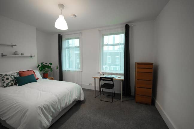🏡 Your Own Space | Surrey Quays | Bills Incl ✨ Main Photo