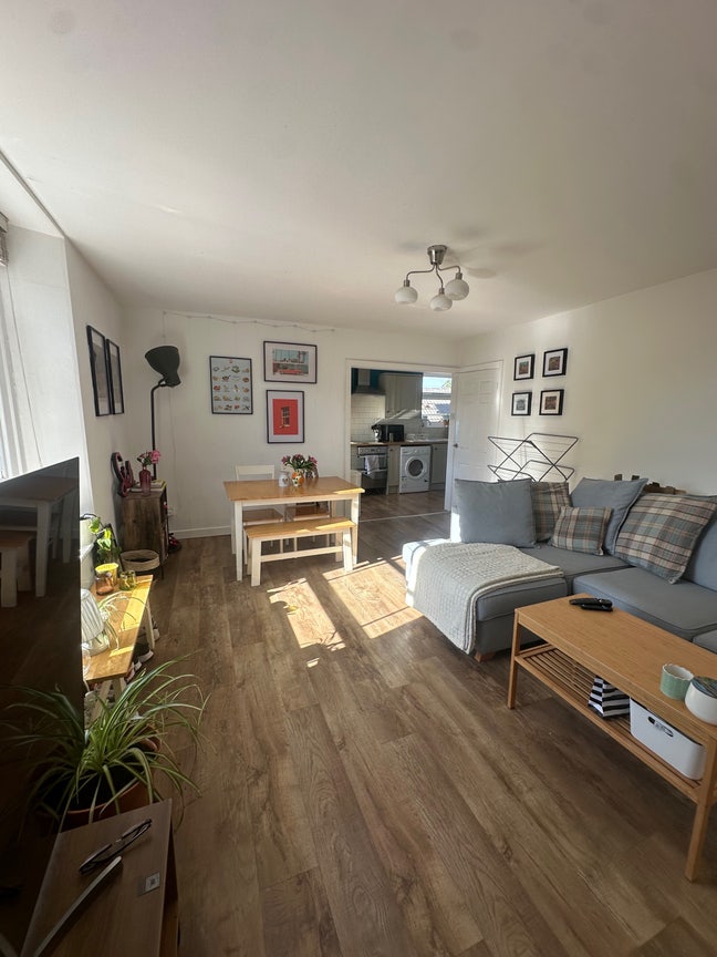 Double Room available in cosy flat!  Main Photo