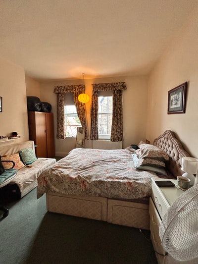 Room Available in 2 bed flat  Main Photo