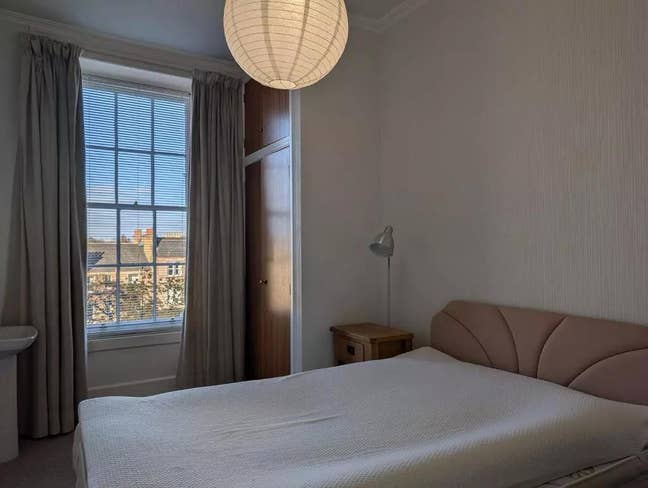 Room available in New Town. Council Tax included ! Main Photo
