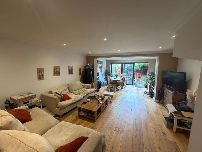 Two double rooms available near the station Main Photo