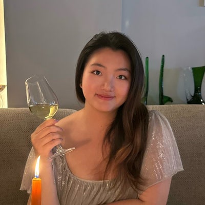 Student Female seeks a single or double room Main Photo