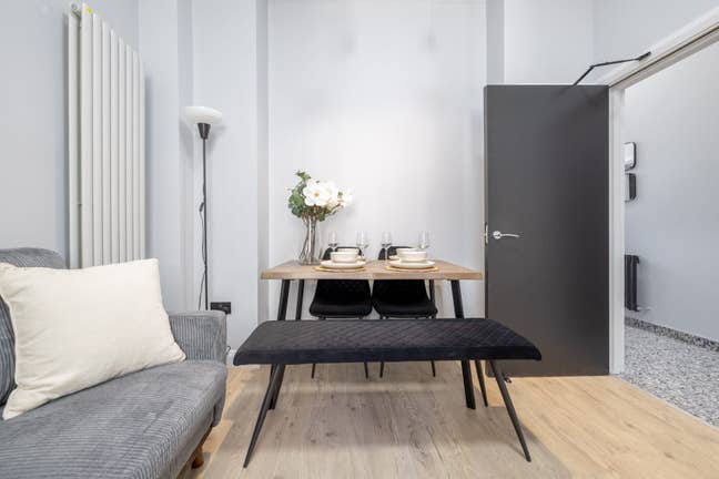 Unbelievable New 5 Bed Hmo in BT5! Available Now! Main Photo