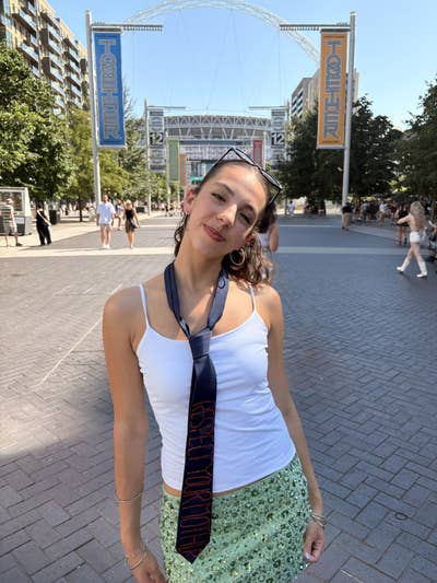 19 year old Female seeks a single or double room Main Photo