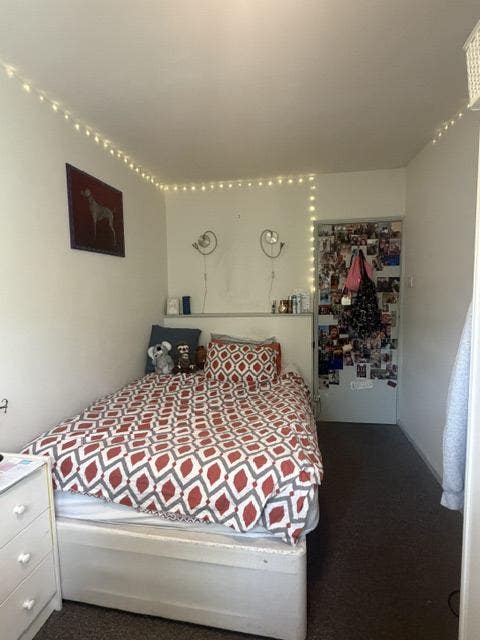 Double Room 5 min Walk from Stockwell Station Main Photo