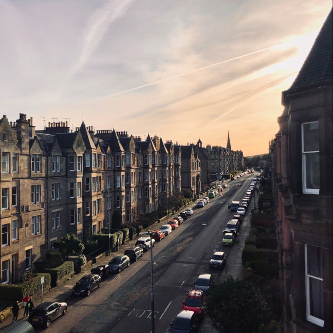 2 Double Rooms Available in Spacious Mixed Flat Main Photo