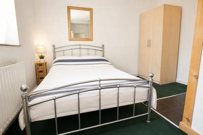 En-Suite XL Room + Garden nr Vicky Park 🌿✨🚆 Main Photo