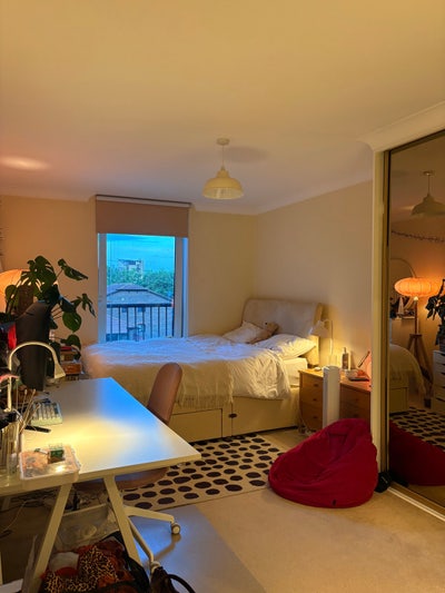 Double Room En-Suite Bath Canary Wharf Main Photo