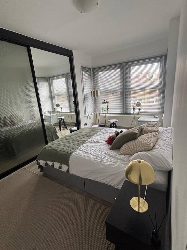 Large Furnished Double En-suite Room To Let Main Photo