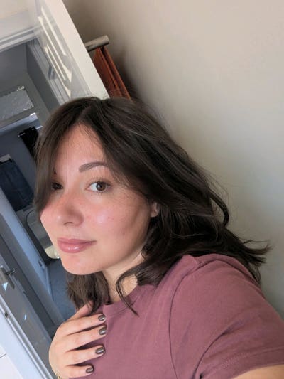 Hey there, I'm Jade and I am a professional w... Main Photo