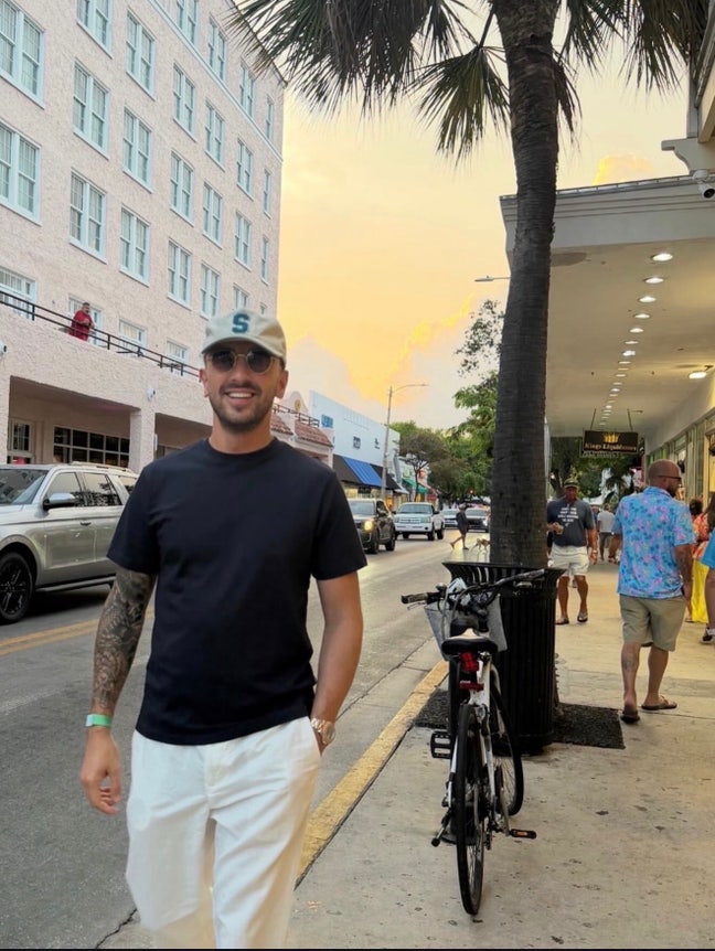 34 Y\O male professional seeking room or buddy up Main Photo
