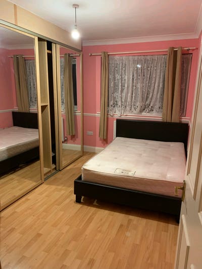 Good sizes double rooms available in Putney Heath Main Photo