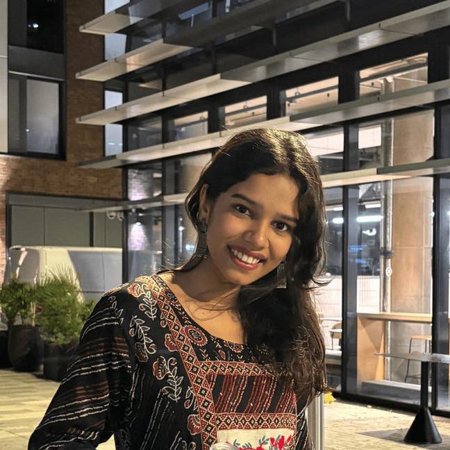 Professional Female seeks a double room Main Photo