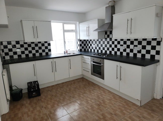 2 Double bedrooms  Main Photo