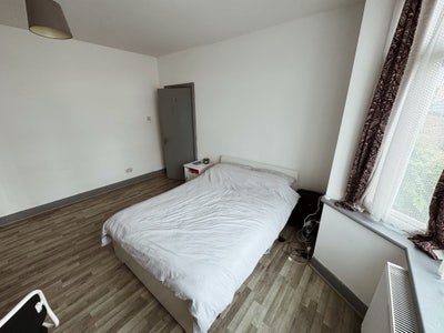East London double room available Main Photo