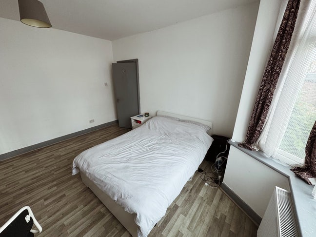 East London double room available Main Photo
