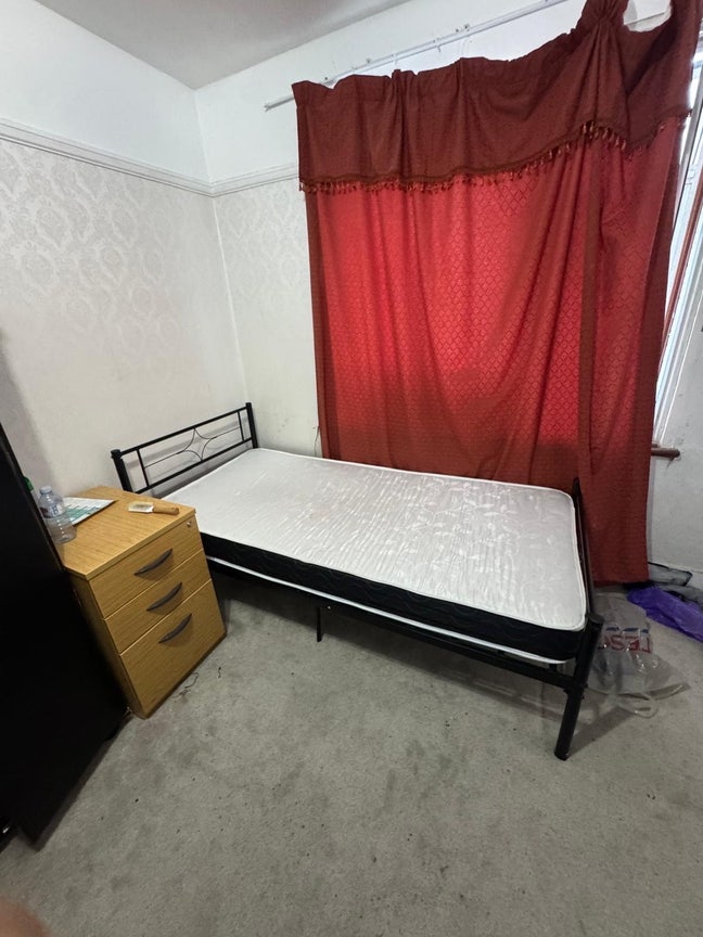 Room near ilford lane Main Photo