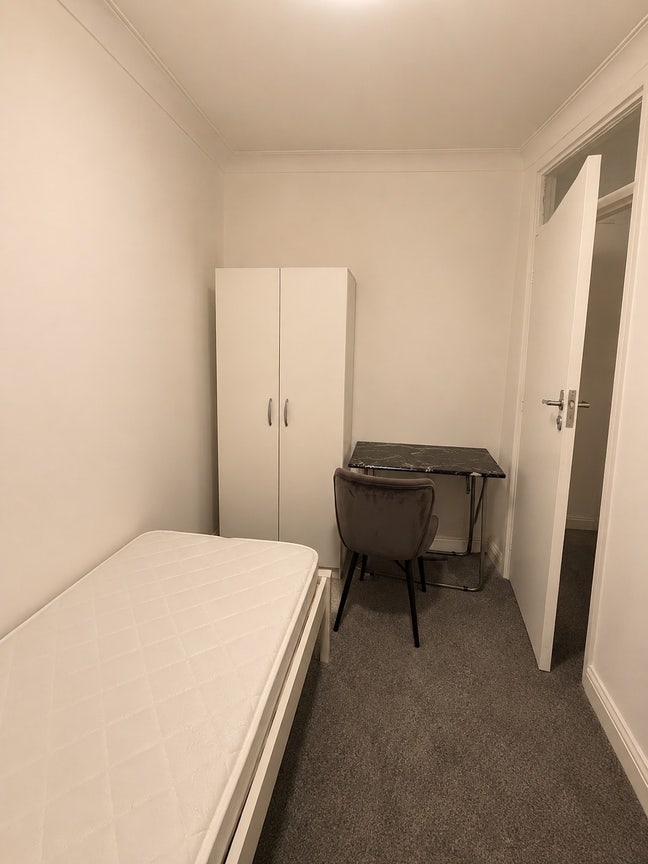 Single Room available  Main Photo