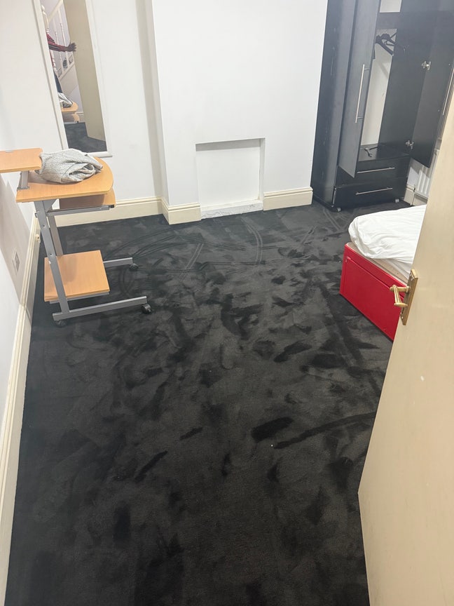 Double room in shared house  Main Photo