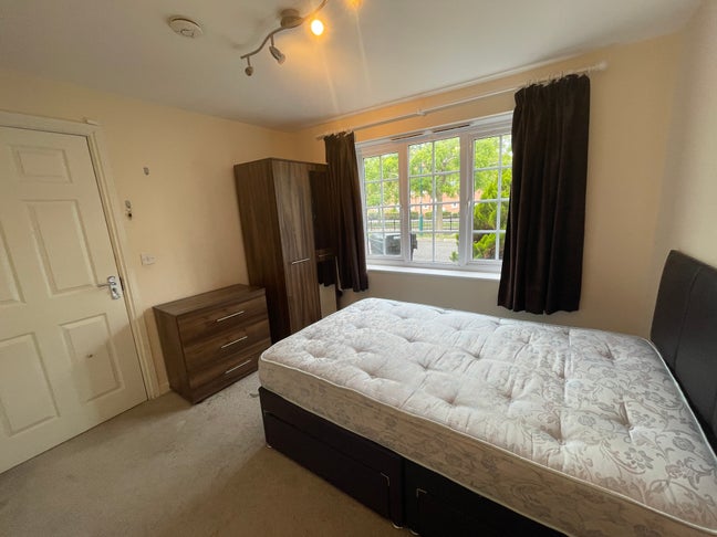 Hampton off-Suite Available Now  Main Photo