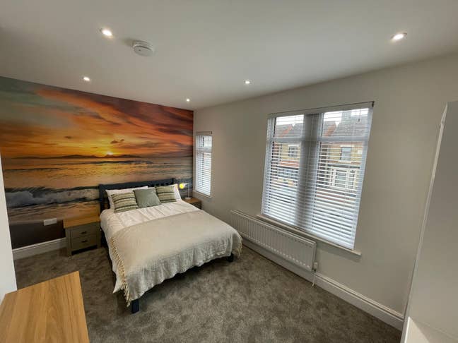 Aldermans Drive En-Suite - Walk to the Station Main Photo