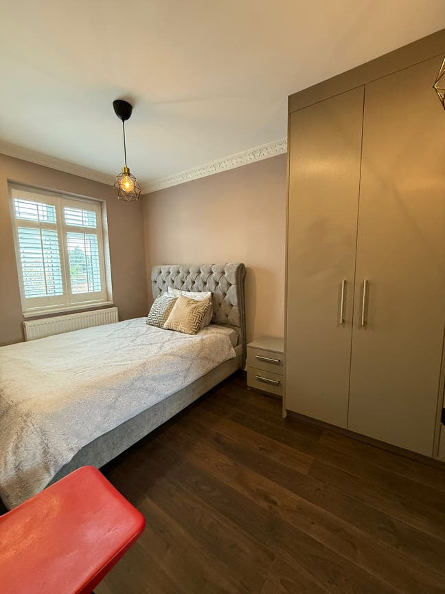 Modern Furnished Double Room Main Photo