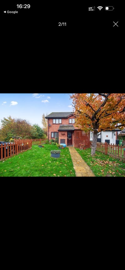 Small double Room available  Main Photo