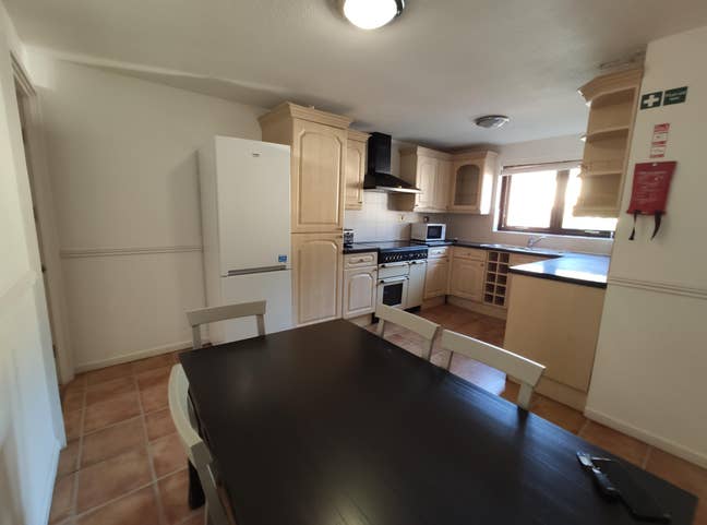 5 Double Bedrooms Available - Canada Water Main Photo