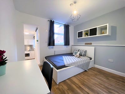 Modern self contained Studios Main Photo