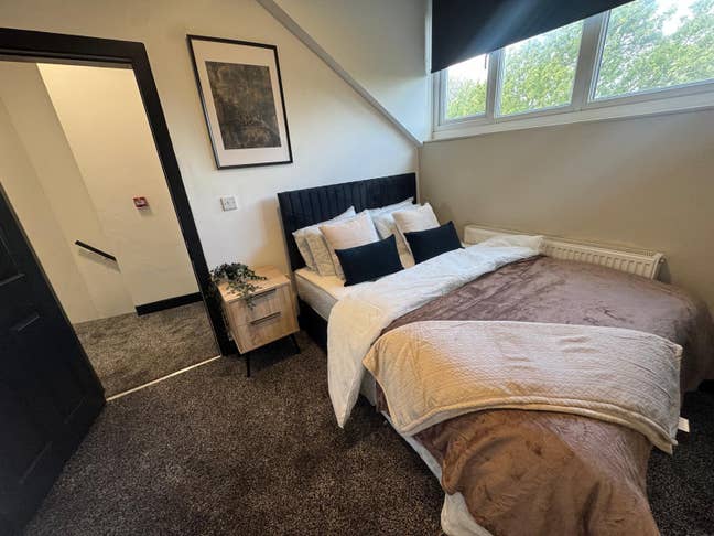Recently Refurbished Ensuite Room in LS11! Main Photo