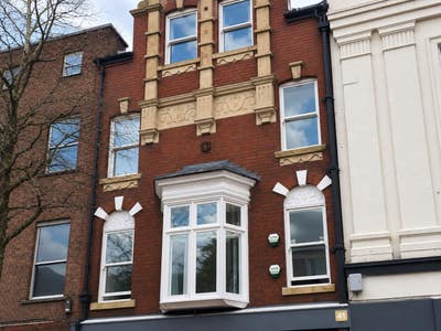 Stylish Two-Bedroom Flat in Worksop Town Centre –  Main Photo