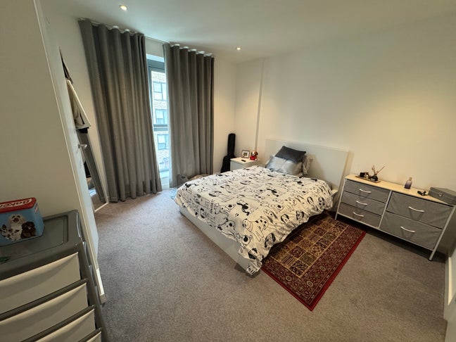 Beautiful En-Suite Room in Modern Flat – West Eali Main Photo