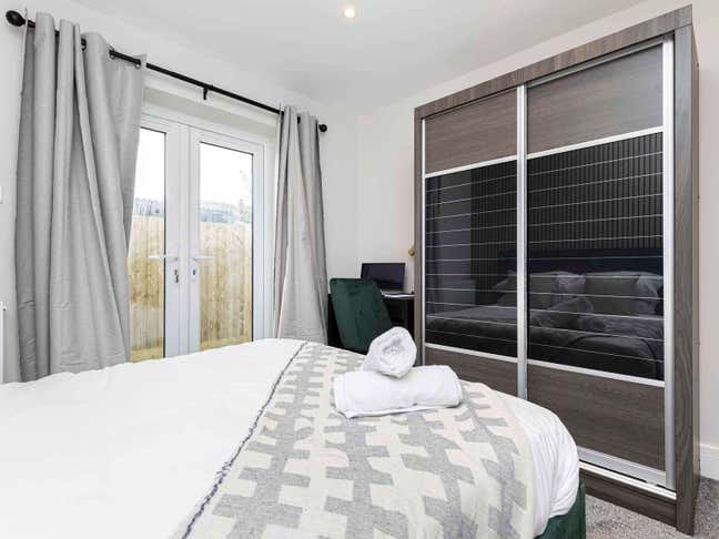 Studio Style Room or Private Garden Room Main Photo