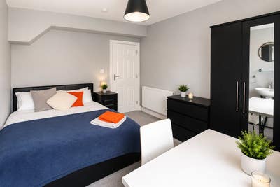 Luxury Refurbished Room in Southville House Share Main Photo