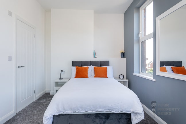 Double Room with Ensuite - BT14  Main Photo