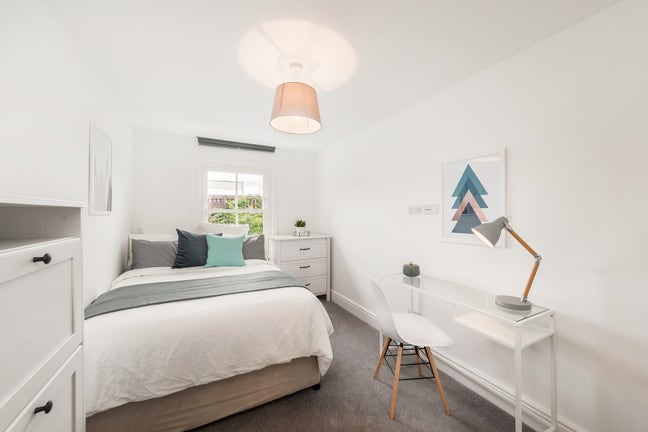 Lovely Double Room by Battersea Park  Main Photo