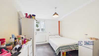 West Sussex – RH12 🏠 EnSuite / Horsham Main Photo