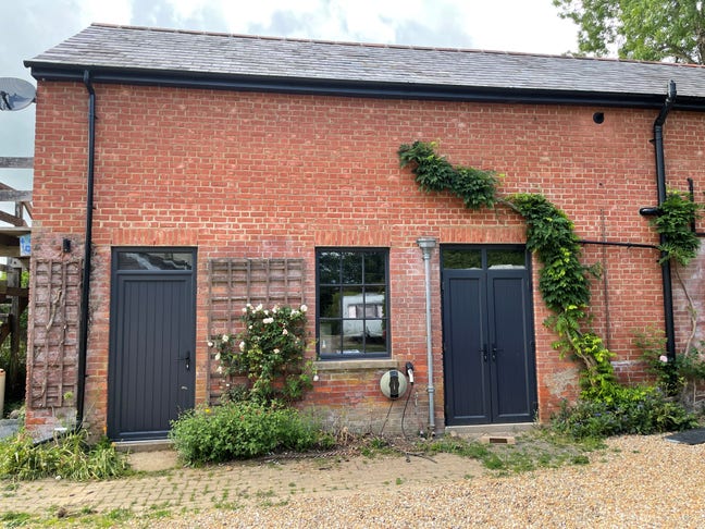 Old Coach House - 1 bedroom apartment  Main Photo