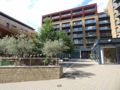Stunning 1 bed, Balcony, Gym, Sureey Quays SE16 Main Photo