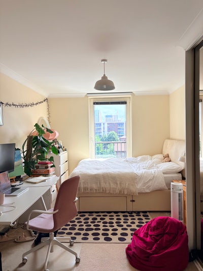 Double Queen Room En-Suite Canary Wharf Main Photo