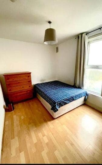 Spacious double room to rent in Vauxhall, SW8 Main Photo