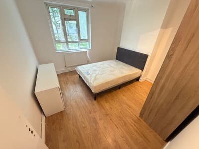 5 Bedrooms Available now in a Shared Flat E2 Main Photo